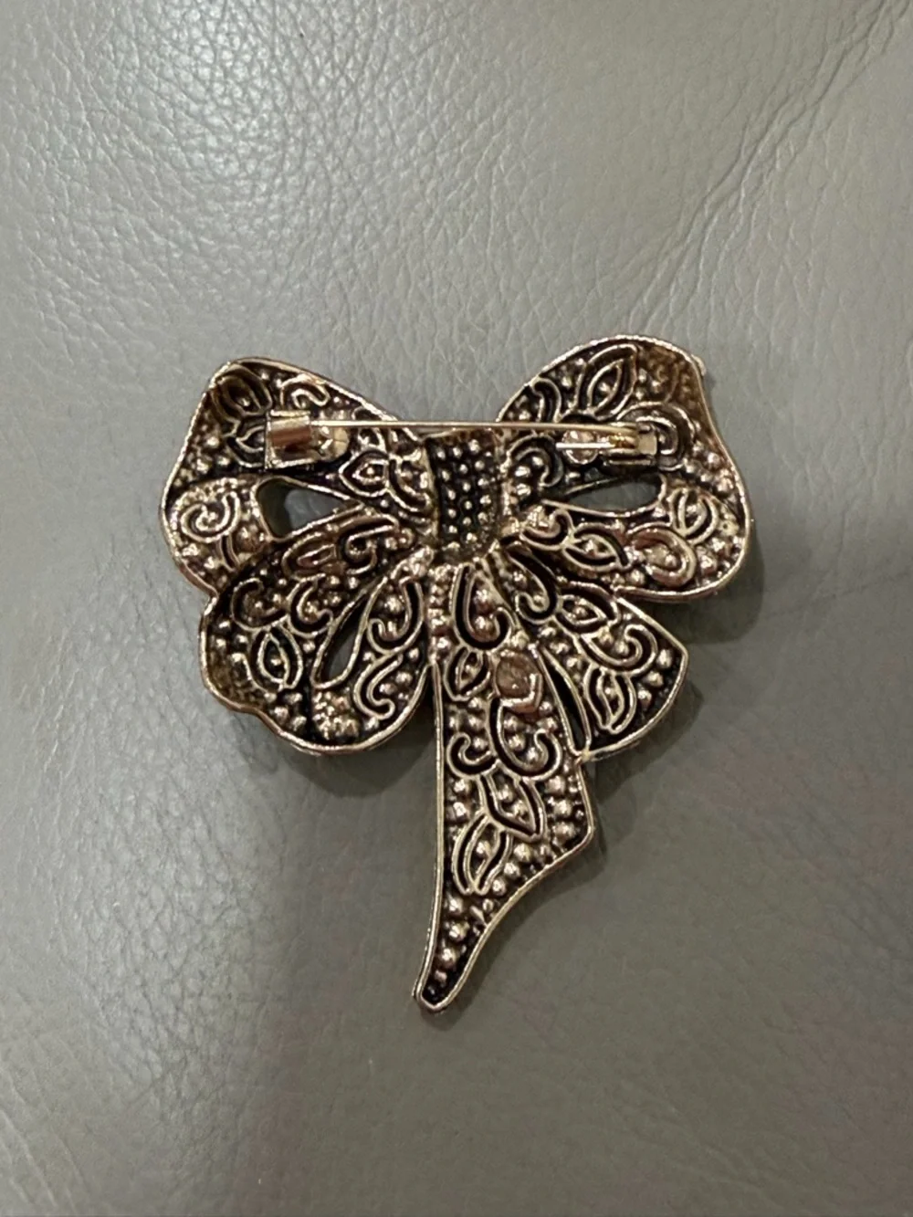 Vintage Style Rhinestone Bow Brooch Multicolor Crystal Gold Tone Statement Pin